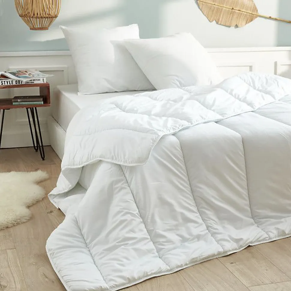 Couette Blanrêve Gamme "Douceur" 240 x 220 cm traité Anti Acarien Soft & care