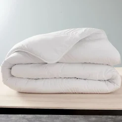Couette Blanrêve Gamme "Douceur" 140 x 200 cm traité Anti Acarien Soft & care