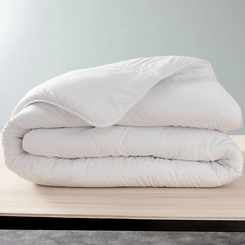 Couette Blanrêve Gamme "Douceur" 140 x 200 cm traité Anti Acarien Soft & care