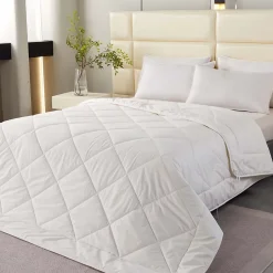 Couette en laine biologique épaisse, 200 x 200 cm - HOMESCAPES