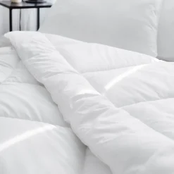 Couette hiver 140x200 cm CASTOR garnissage fibre polyester 400g/m2