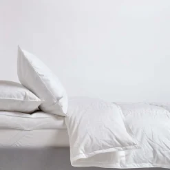 Couette Premium tempérée printemps/automne en duvet d'oie 10.5 Tog - 230 x 220 cm - HOMESCAPES