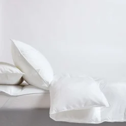 Couette tempérée 230 x 220 cm en microfibre 10.5 Tog - HOMESCAPES