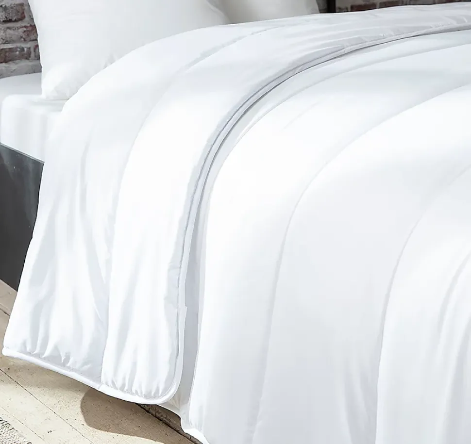 Couette tempérée 240 x 260 cm polyester microfibre blanc 300g/m²