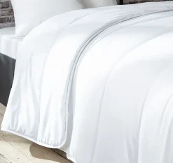 Couette tempérée 140 x 200 cm polyester microfibre blanc 300g/m²