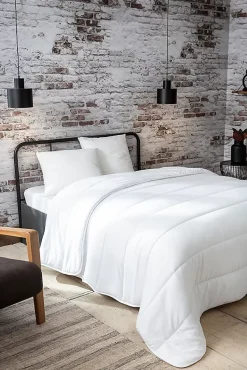 Couette tempérée 220 x 240 cm polyester microfibre blanc 300g/m²