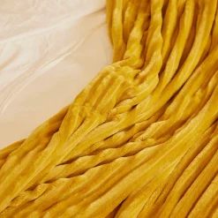 Couverture 100% polyester 240x260 cm microvelours DOLCE jaune miel