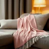 Couverture plaid 100% coton rose saumon avec franges 180x220cm ZIGORA - SACASA