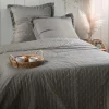 Couvre lit boutis réversible 260x240 avec 2 taies d'oreiller
