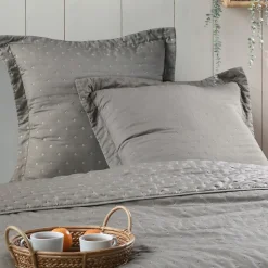 Couvre lit boutis réversible 260x240 avec 2 taies d'oreiller