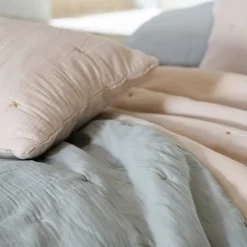 Couvre lit capitonné en mousseline de coton 180x240 cm ANDROS bleu lichen