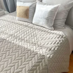 Couvre lit en microfibre dessin par ultrason (240x220 cm - Naturel)