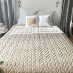 Couvre lit en microfibre dessin par ultrason (240x220 cm - Naturel)