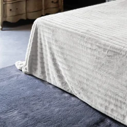 Dessus de lit 260x230 cm HERMINE fausse fourrure blanc Neige