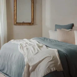 Drap housse MILOS mousseline de coton 140x200 cm bonnet 30 cm uni vert lichen