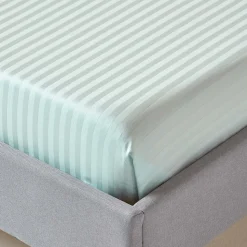 Drap plat satin rayé en coton égyptien 330 fils bleu, 270x300 cm - HOMESCAPES