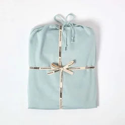 Drap plat uni en coton égyptien bio 400 fils bleu givré, 270x300 cm - HOMESCAPES