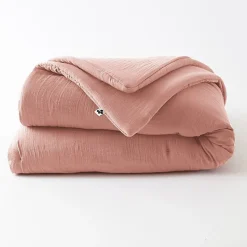 Edredon ou Bout de lit "Gaïa" toutes dimensions "Gaze de Coton" l'Effet Papillon - Gaia Rose Pêche - 180 x 240 cm