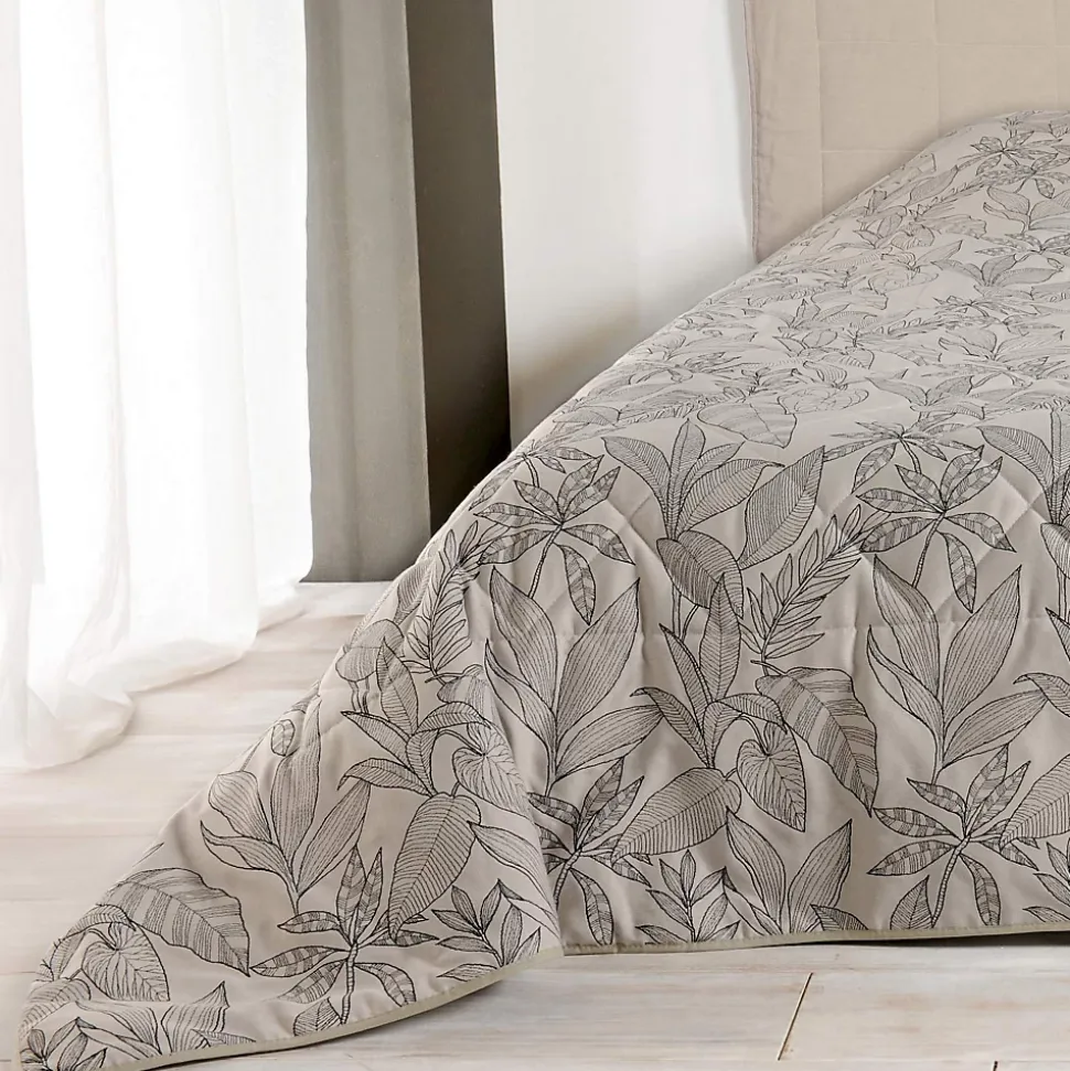 Jeté de lit aux feuilles stylisées (240x260 cm - Beige)