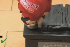 KS Tools - 700.1197 - Brosse de nettoyage pour cosses de batterie, 120 mm