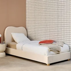 Lit avec sommier à lattes et tête de lit. blanc finition bouclette. L204 x P98 x H96.5cm