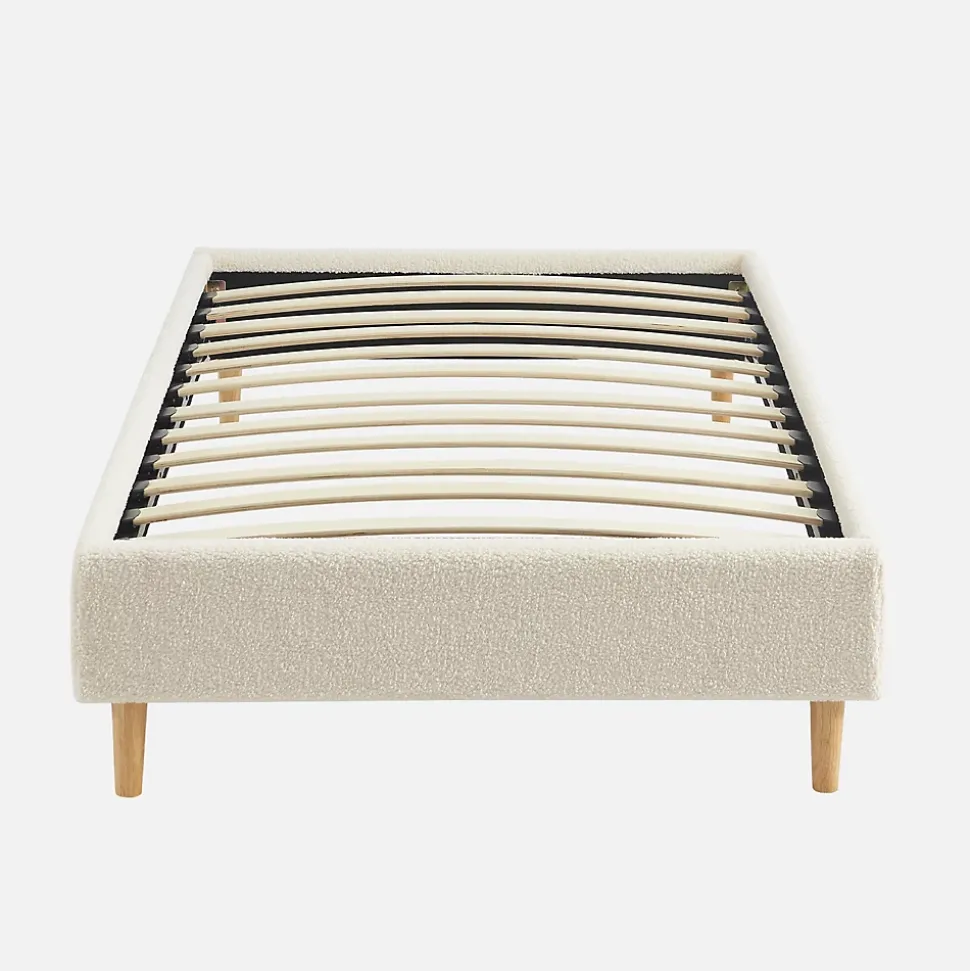 Lit avec sommier à lattes. finition bouclette. blanc. L 203 x P 96.5 x H 30cm