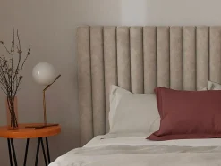 Lit coffre 160 x 200 cm avec tête de lit coutures verticales - Tissu - Taupe - SARAH II