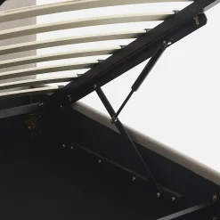 Lit coffre avec sommier à lattes et tête de lit. finition tissu beige. L 202 x P 148 x H 86cm