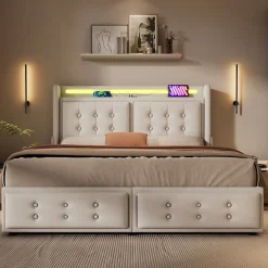 Lit double capitonné 140x200 cm avec 4 Tiroirs de Rangement, Éclairage LED et Ports USB-C, Bois et Métal, Beige, Matelas Inclus