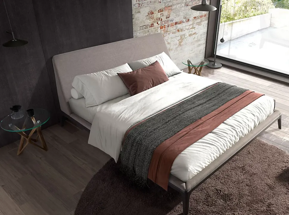 Lit double en tissu gris moderne avec tête de lit originale