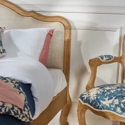 Lit double HENRY Style romantique en chêne et lin premium 140 x 190