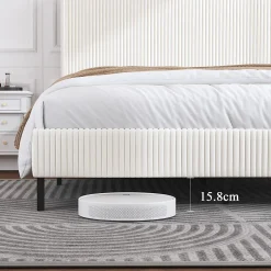 Lit double 140x200 cm capitonné adulte avec métallique stable et design à ailes - plateforme rembourrée velours côtelé beige/crème