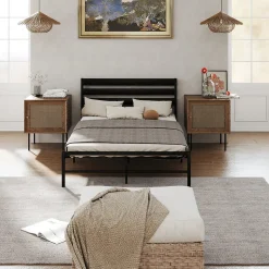 Lit en Métal Noir 140x200 cm - Lit Robuste et Moderne pour Chambre Ado - Sans Matelas - Cadre Métal