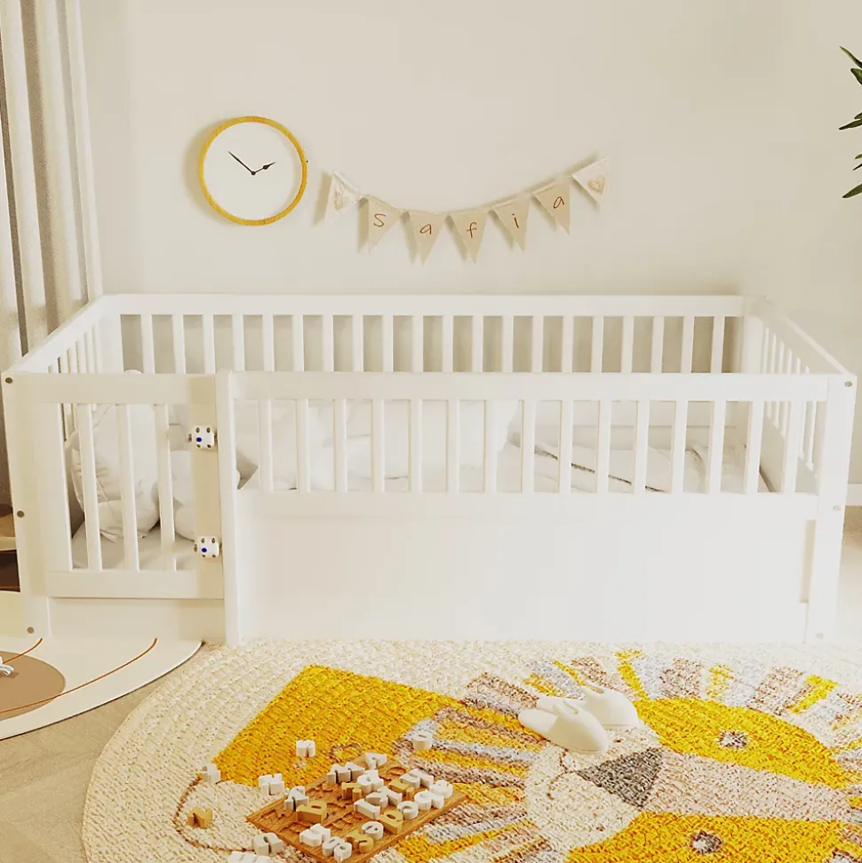 Lit enfant 90x200cm - cadre en bois - barrières de sécurité - porte - blanc (sommier non inclus)