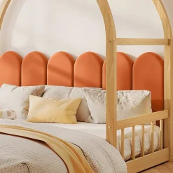 Lit gigogne cabane enfant 140x200 cm avec toit arqué et coussins en velours - pin massif naturel et orange