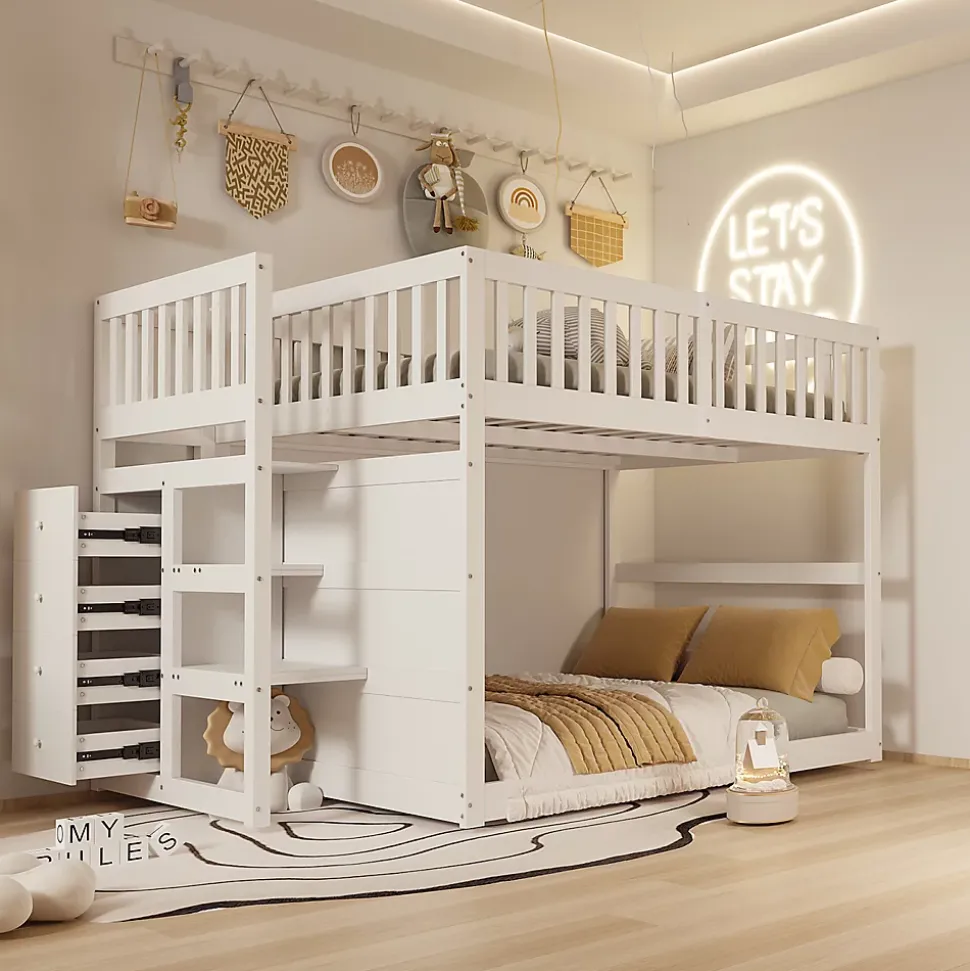 Lit superposé bas Lit enfant 140 x 200 cm en bois avec compartiments de rangement ouverts et clôture, blanc