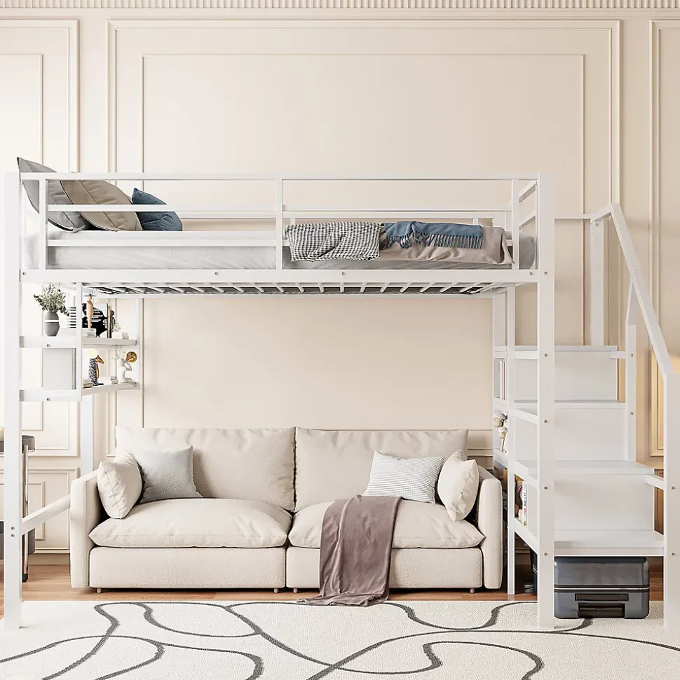 Lit superposé 140x200 cm avec étagères intégrées et échelle de rangement, structure métal blanche