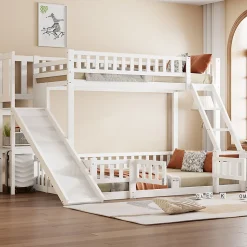 Lit superposé 140x200 cm avec toboggan ludique et étagères intégrées, structure en pin et MDF blanc