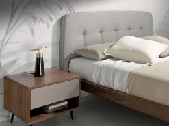 Lit tufté en tissu gris moderne pour chambre à coucher élégante