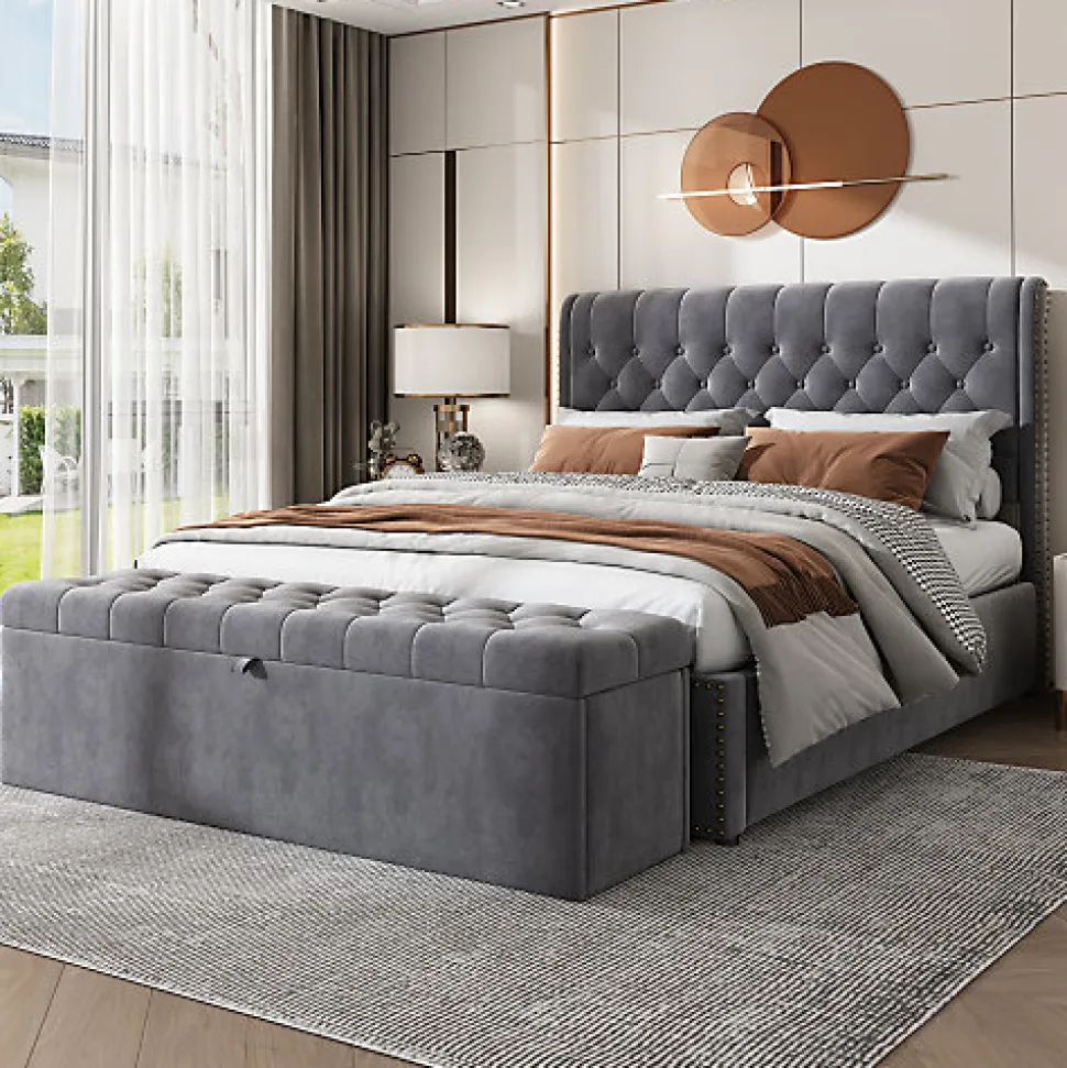 Lit 140x200 cm avec coffre, tête de lit capitonnée en velours gris et banc-coffre assorti, design élégant