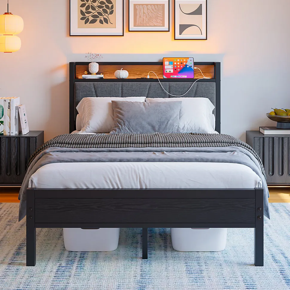 Lit 120x200 cm avec tête haute rembourrée et cadre métal, LED multicolores pilotables et station USB