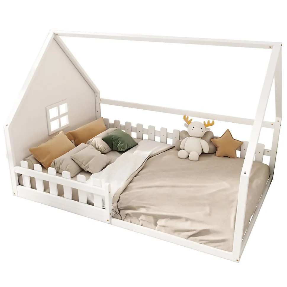 Lit 140x200 cm en pin et MDF en forme de maison avec barrières, finition blanche, design enfantin moderne