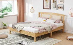 Lit 160x200 cm en pin et rotin PE avec tête de lit décorative, design naturel, 15 lattes et pieds centraux