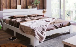 Lit 140x200 cm en pin massif blanc avec rangement sous-lit, design rustique et fonctionnel