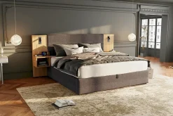 Lit 180x200 cm tapissé velours avec rangement hydraulique, éclairage et prises USB, 2 chevets assortis