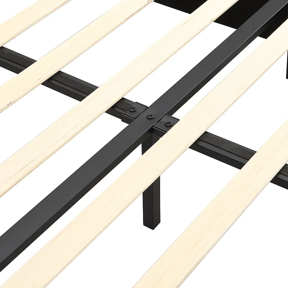 Lit 160x200 cm tapissé velours gris avec tête capitonnée, ornements clous et pieds en bois robustes