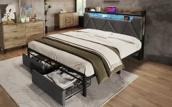 Lit 140x200 cm tête de lit avec rangement et tiroirs, cadre métal et tissu lin gris, LED et station USB