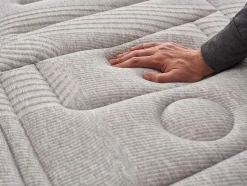 Matelas 140x190 - Épaisseur 30 cm - Jupiter - Blue Latex - Mémoire de forme - 7 zones - Indépendance de couchage - Ferme - Durable