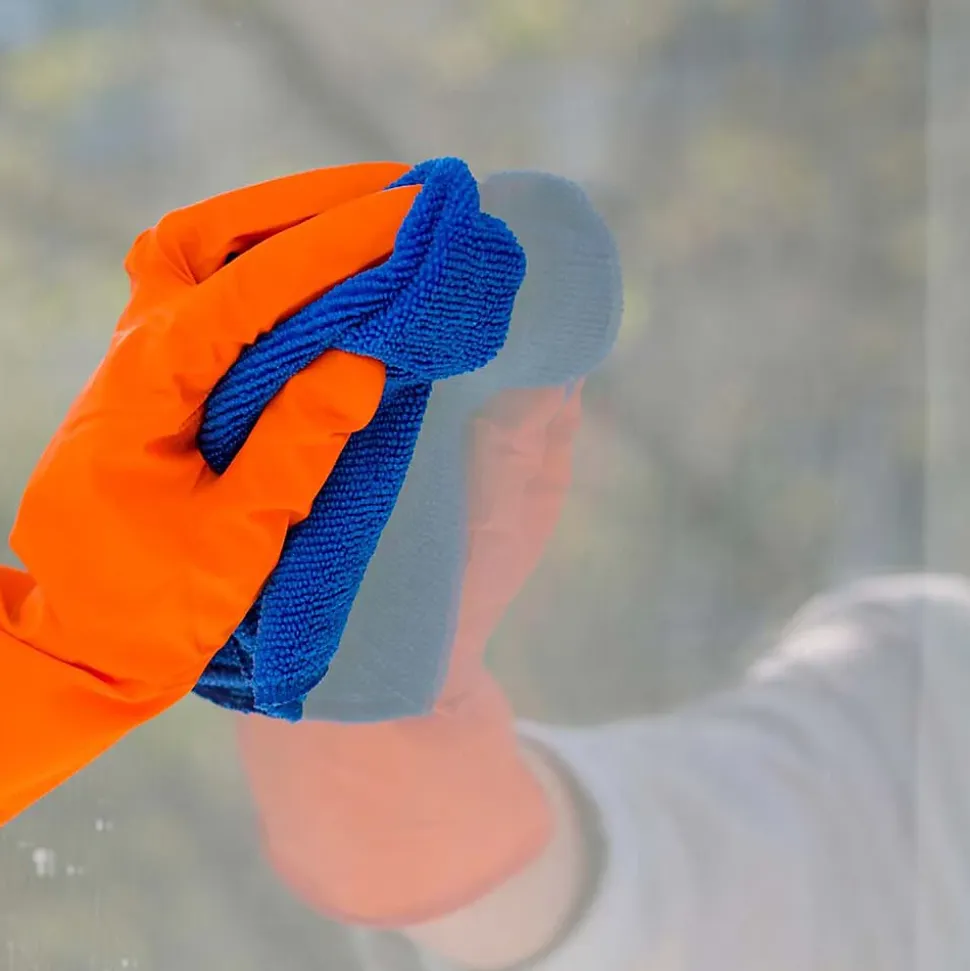 Nettoyant hydrofuge (800 ml) pour vitres et métaux non peints. Élimine taches et les éclaboussures causées par produits hydrofuges