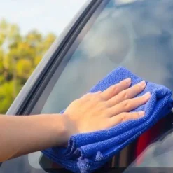 Nettoyant hydrofuge (800 ml) pour vitres et métaux non peints. Élimine taches et les éclaboussures causées par produits hydrofuges